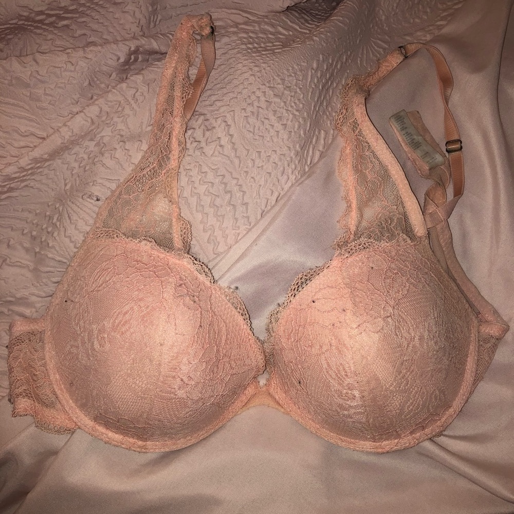 Marilyn Monroe 34D light pink bra
